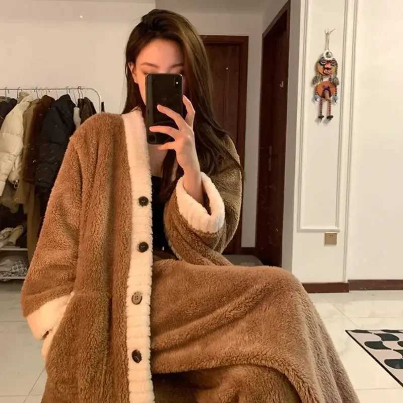 Female Autumn and Winter Thickening Type Night Gown Long Style Can Be Worn Outside Loungewear Set Advanced Coral Fleece Pajamas Z250925