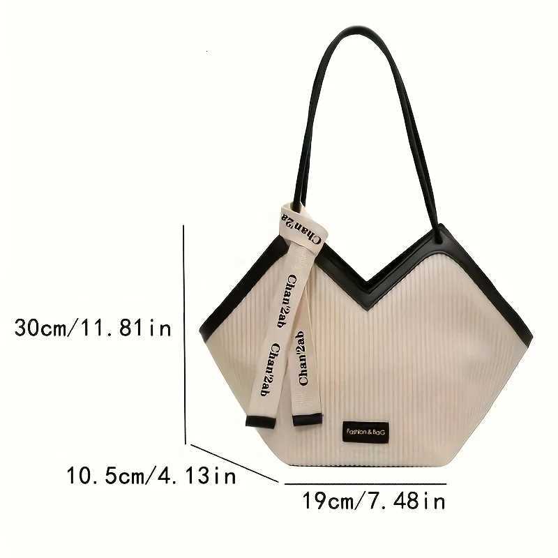 Trendy Largecapacity Shoulder Bag Womens Vertical Lines Retro Versatile Leisure Commuting Shoulder Bagssummer New TideW250926