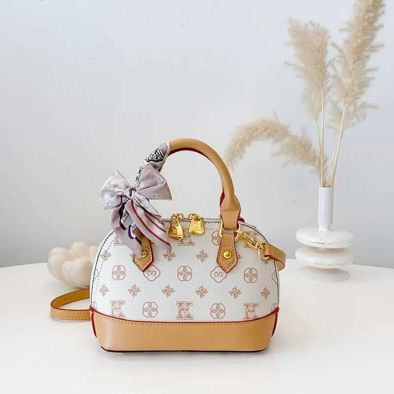 Fashionable Leather Crossbody Bag For Women Elegant Shoulder Bag Luxury Designer Tote Vintage StyleW250926