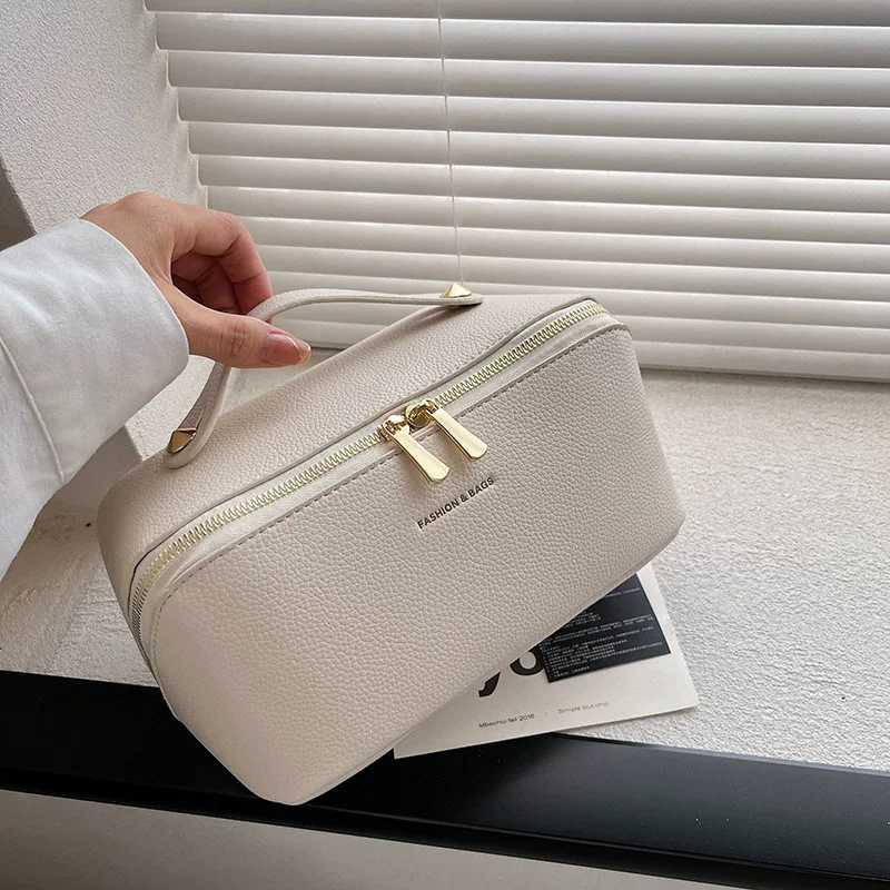 Hot Womens Makeup Box Waterproof Portable Cosmetic Storage Cases Simple Travel Toiletry Wash Handbags Multifunction Pillow Bag J250926