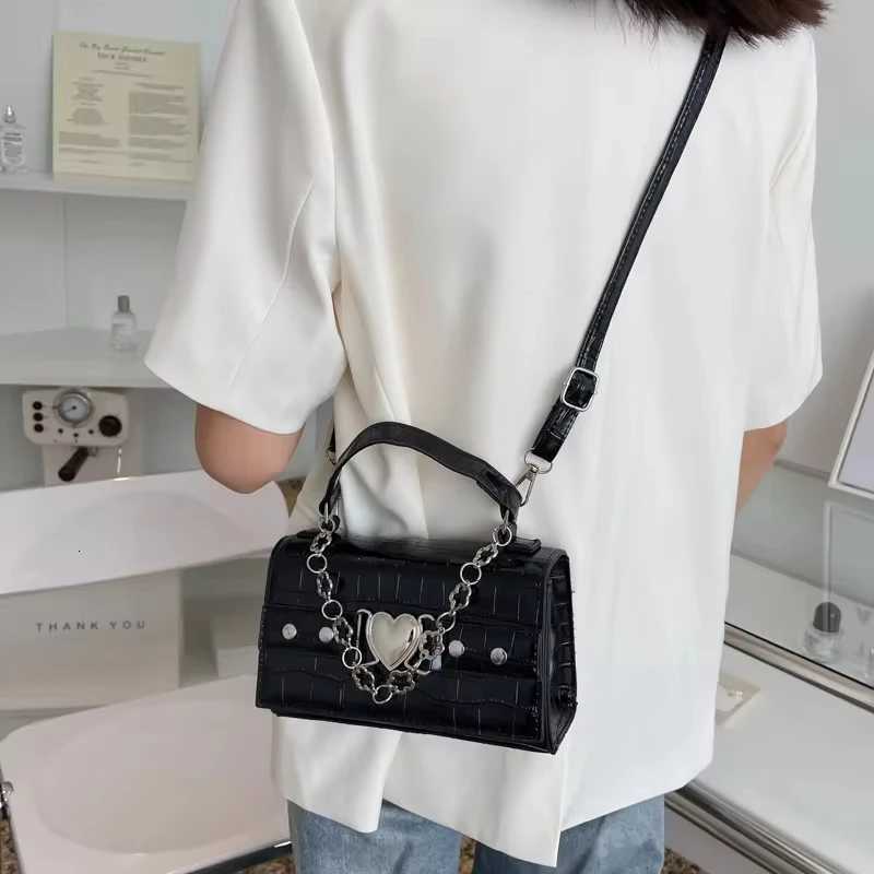 Harajuku Gothic Shoulder Bag Woman Metal Punk Moto Biker Style Female Handbags Cross Paper Clip Rabbit Dark Messenger Bag Purses Z250926