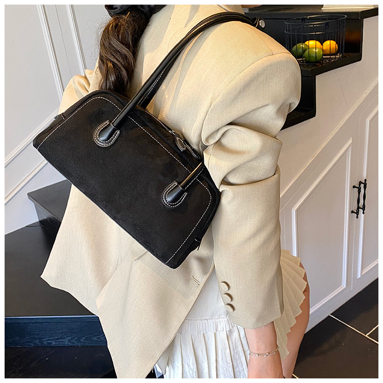 2025 Autumn New Suede Rectangular Versatile Handbag for Women's Commuting Trend Retro Underarm Bag Light Luxury Designer Bag