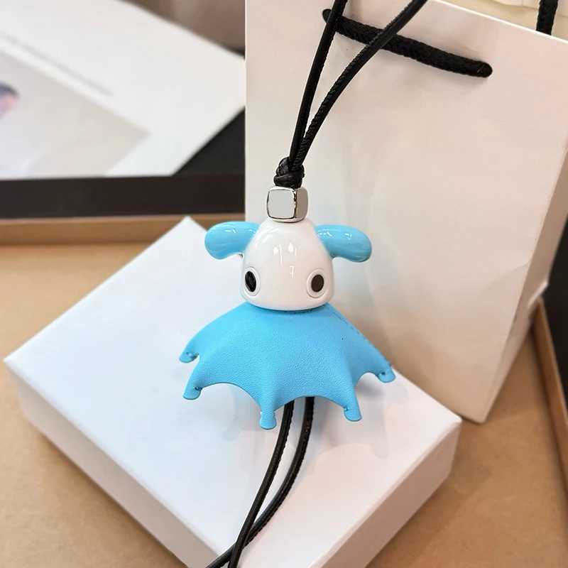 Luxurious Genuine Leather Parrot Bird Charm For Womens Bags Fashion Highend Durable Exquisite Workmanship Bag Decoration Bag Accessories10 D250926