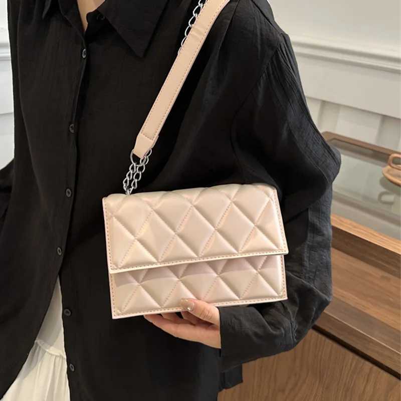 Minimalist Womens Crossbody Bag Quilted PU with Magnetic Flap Adjustable Metal Strap for DailyTravelOutings Z250926