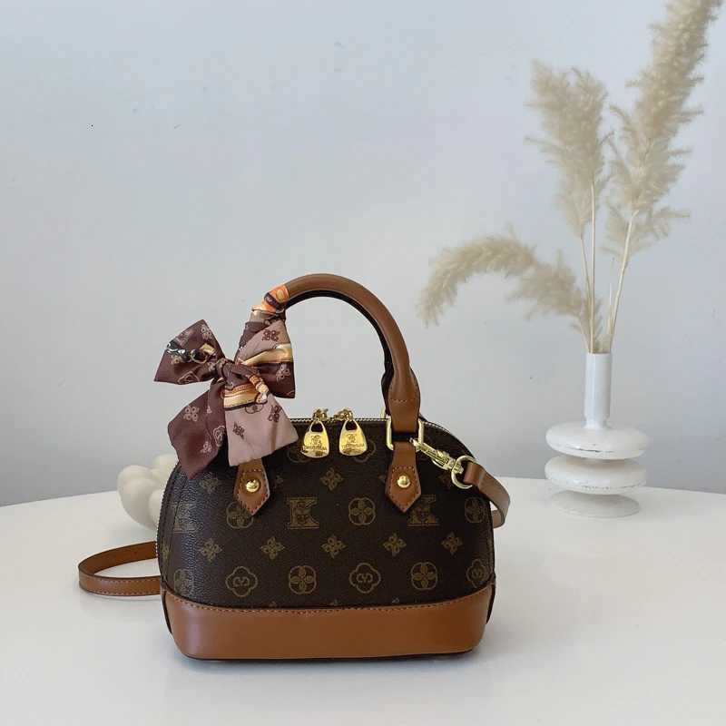 Fashionable Leather Crossbody Bag For Women Elegant Shoulder Bag Luxury Designer Tote Vintage StyleW250926