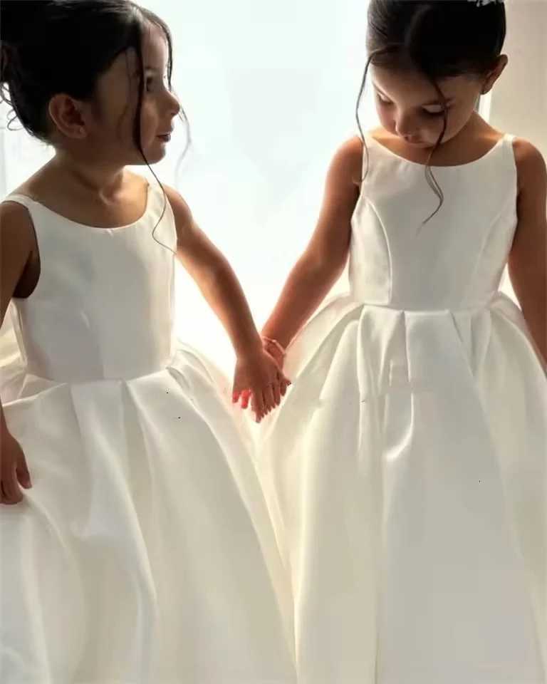 Simple Long White Flower Girl Dresses for Wedding Bow Satin Party Princess Dress Sleeveless Birthday First Holy Communion Gowns Z250926