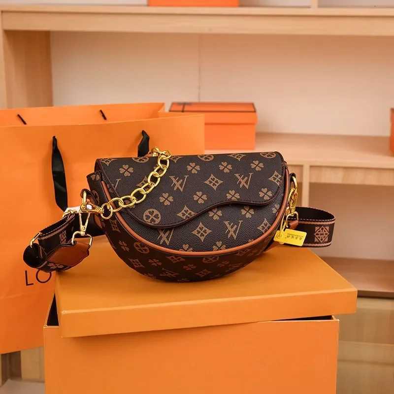 New Arrival 2025 Adjustable Strap Saddle Bag for Women Luxury Look Printed Elegant Design Perfect for Any OccasionW250926