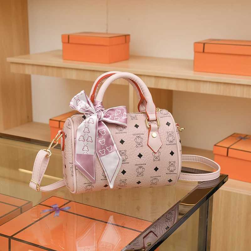 Fashionable Clutch Handbag For Women Featuring Trendy Solid Color And Paris Fashion Show DesignW250926