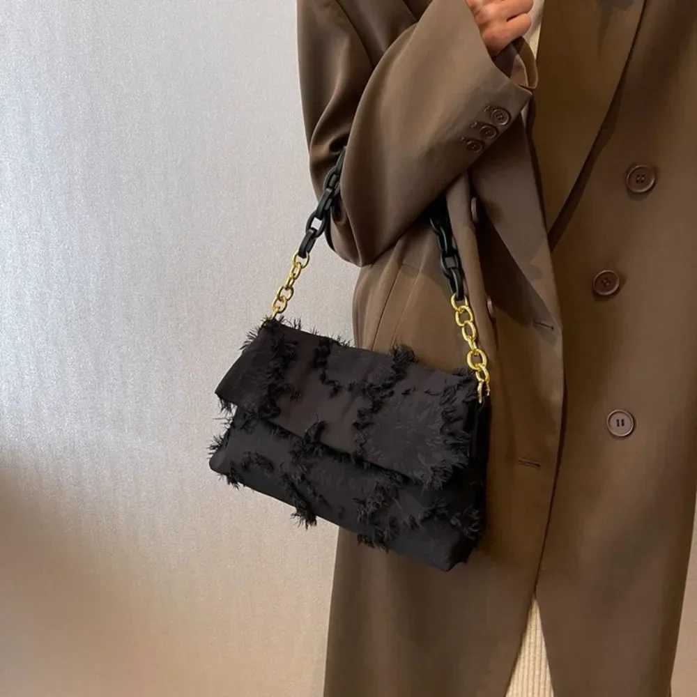 Luxury Womens Shoulder Bag Fashion Trend Chain Handbag High Quality Canvas Crossbody Bags Brand Designer Ladies Subaxillary BagW250926