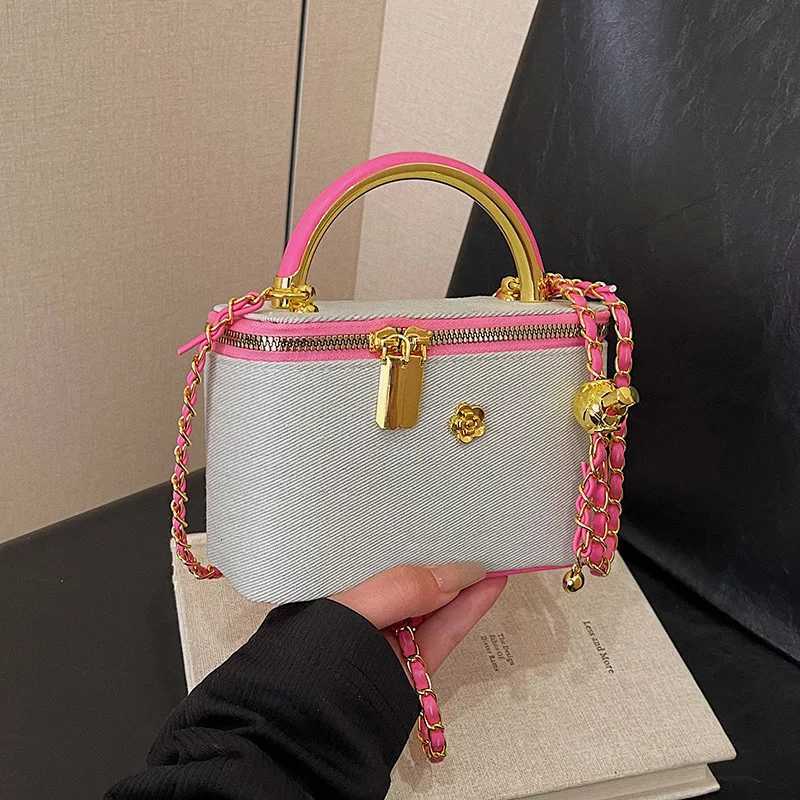 2025 Luxury Fashion Denim Womens Small Square Bag Designer Ladies Chain Crossbody Bags Leisure British Style Handbags Z250926