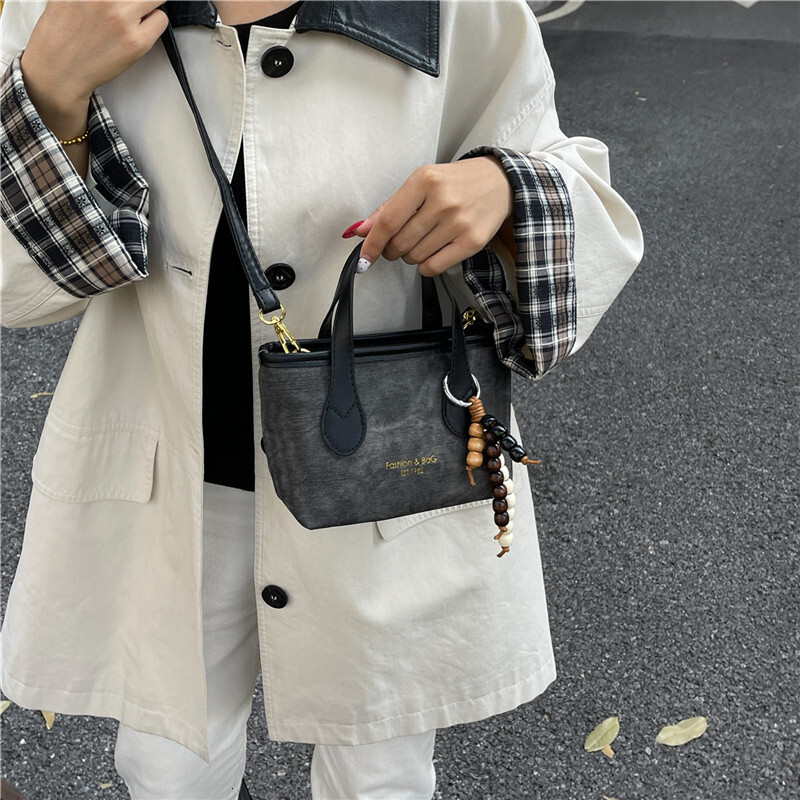 2025 Autumn/Winter Korean New Women's Handbag Fashion Versatile Style bag Trendy Retro Style Shoulder Bag Light Luxury Designer Bag