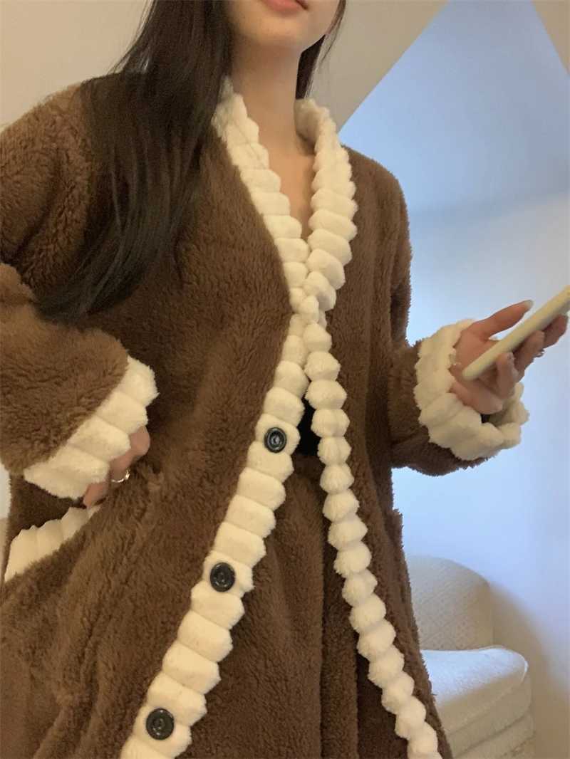 Retro Contrast Color Flannel Pajamas Women Winter Thickened Single Breasted V Neck Mid Length Two Piece Sets Sleepwear Z250925