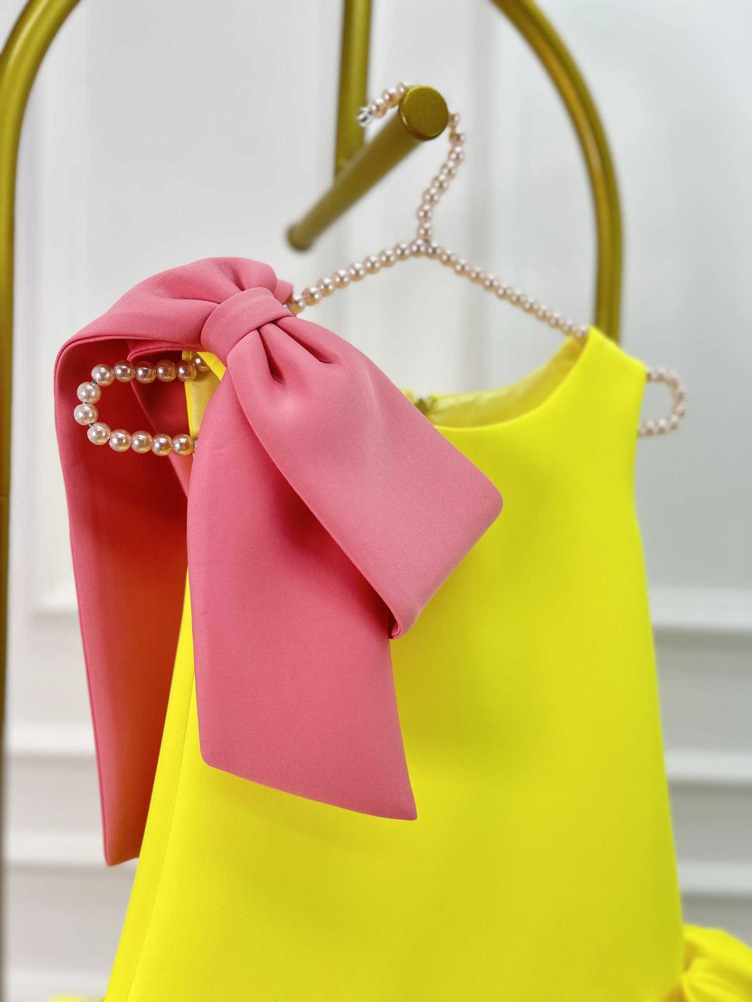 KLFLGD Gorgeous and exquisite beauty pageant dress yellow sleeveless one year old bow girl dress girl wedding dress Z250926