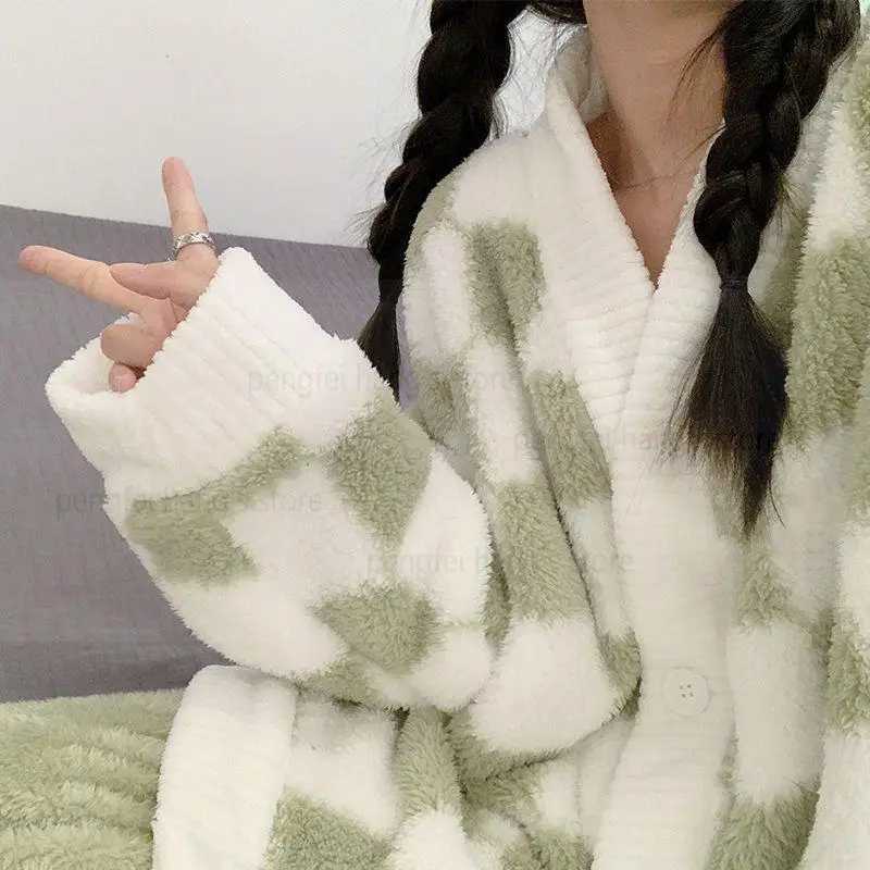 Checkered Velvet Padded Simple Sleepwear Winter Womens Pajamas French Style Home Clothes Set Warm Pijama Can Be Worn Outside Z250925