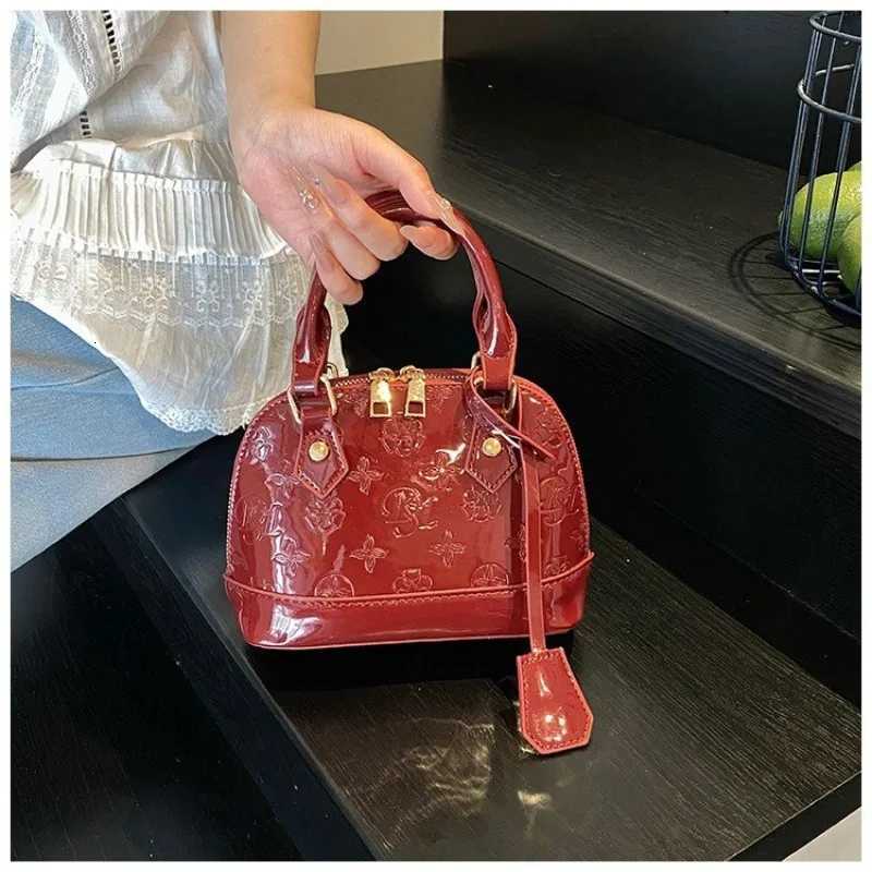 French Style Creative New Product for Ladies European Inspired Underarm Handbag Exquisite Design for CommutingW250926