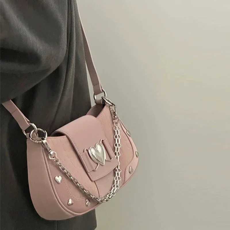 Womans Bags Pink Single Shoulder Bag Metal Chain Heart Decoration Y2K Style Underarm Bag Loveliness Lady Fashion Handbags Z250926