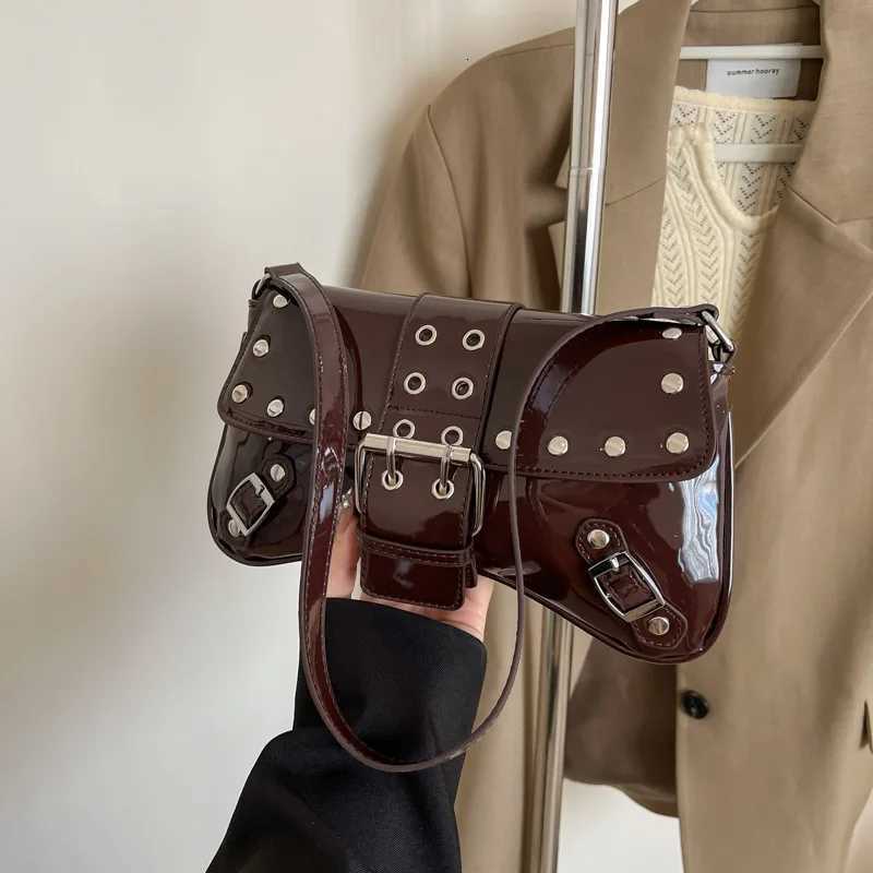 Fashion single Shoulder Bag High Quality Patent Leather Women Bag Rivet Chain Handbag Shopper Underarm Purse Retro Casual Tote Z250926