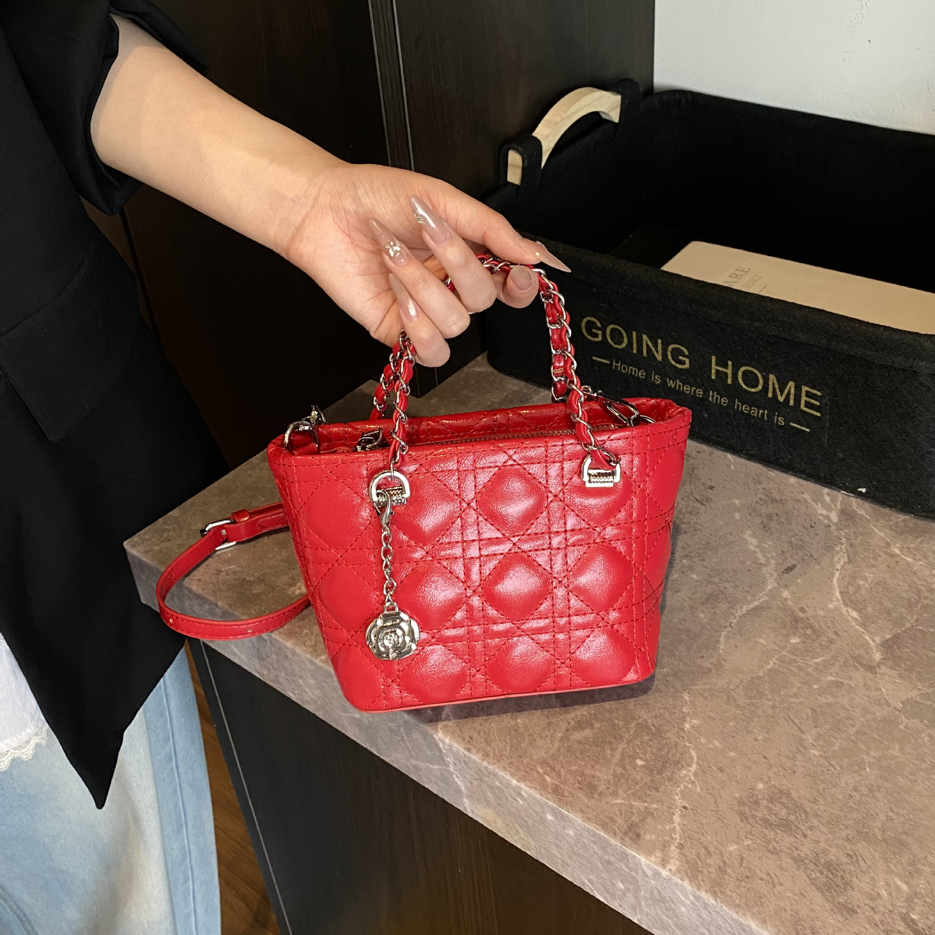 hot Free delivery designer bag Luxury Bag Fashionable minimalist casual handbag for workplace commuting