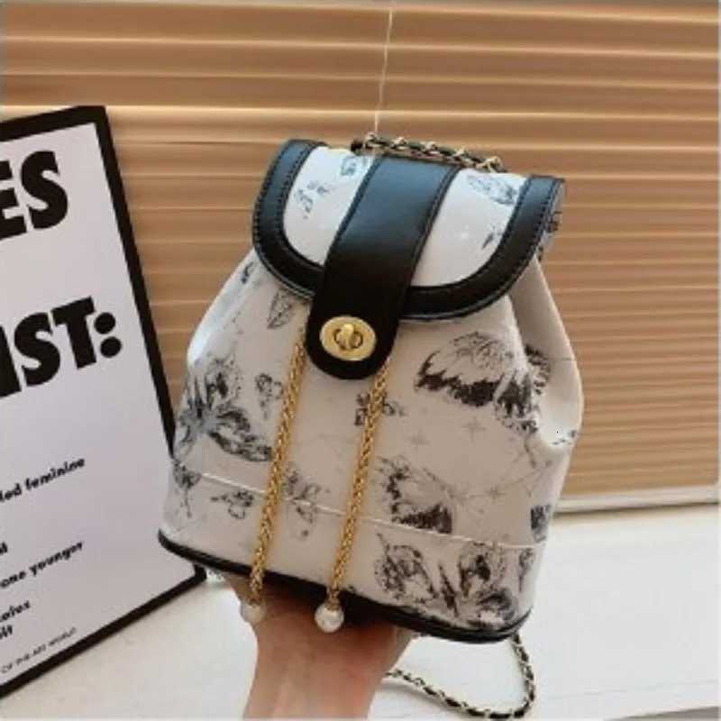 Stylish Female Bag for Teens Trendy Campus Shoulder Bag for School and Weekend OutingsW250926