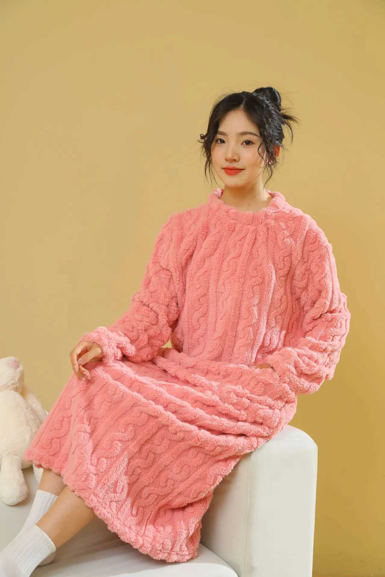 Autumn and Winter Coral Velvet Nightgown Womens Warm Padded Thickened Facecloth MediumLength Nightgown Pajamas Homewear Z250925