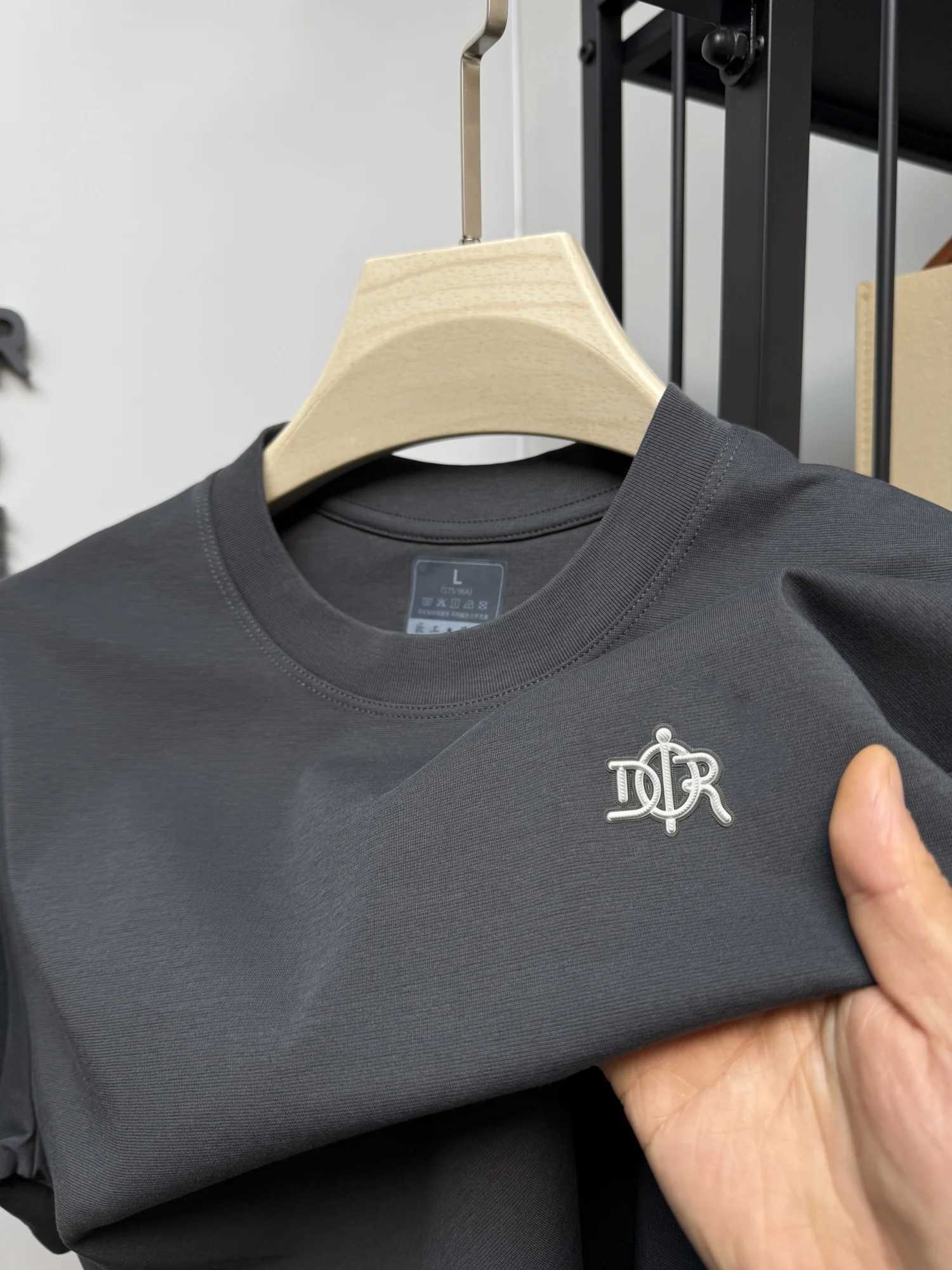 luxcury Menswear Essential Durable Cotton T-Shirt Featuring Elegant Design Elements for Enhanced Comfort