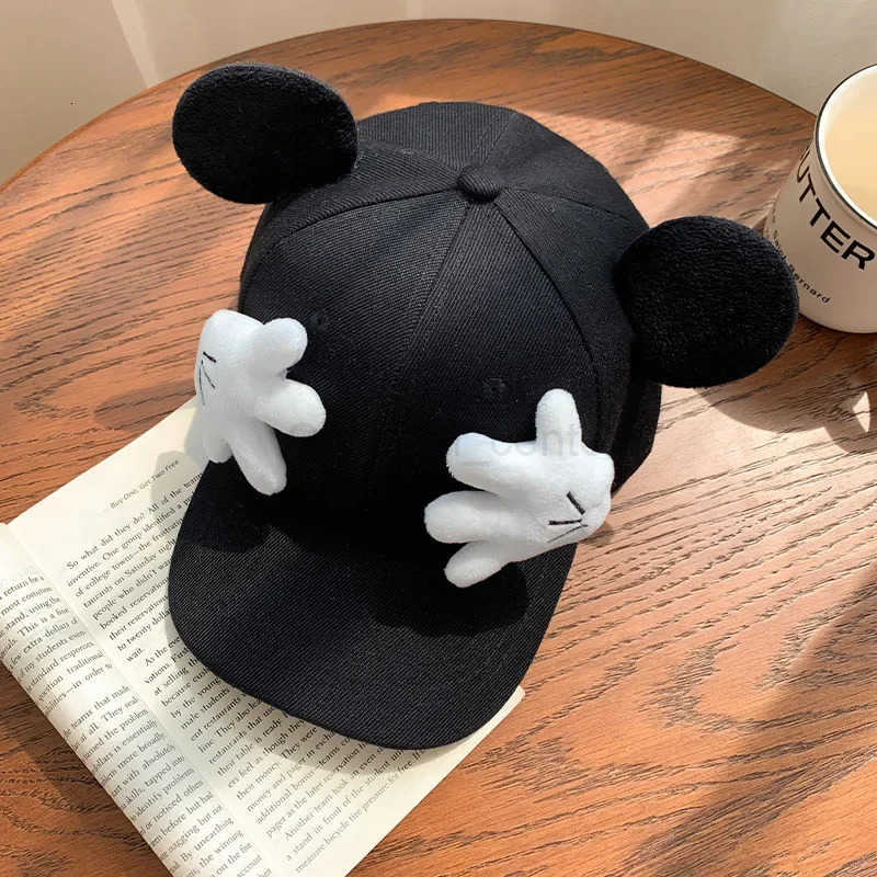 Disney Outdoor Travel and Holiday Sunscreen Sunshading Duck Tongue Cap Men and Women Fashion Leisure Mouse Ears Baseball Cap H250926