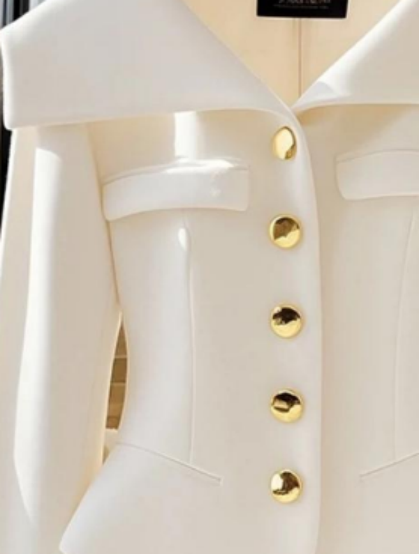 Women's Jackets Luxury High-end White Jacket Autumn Turndown Collar Short Tops Office Lady Blazer Button Women Clothing Trend Design