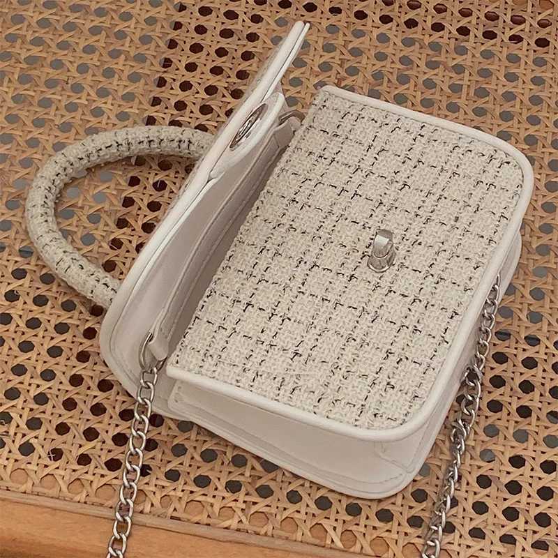 Niche design fashion popular handbags leisure hundreds of trendy diagonal cross chain bag single shoulder small square bag Z250926