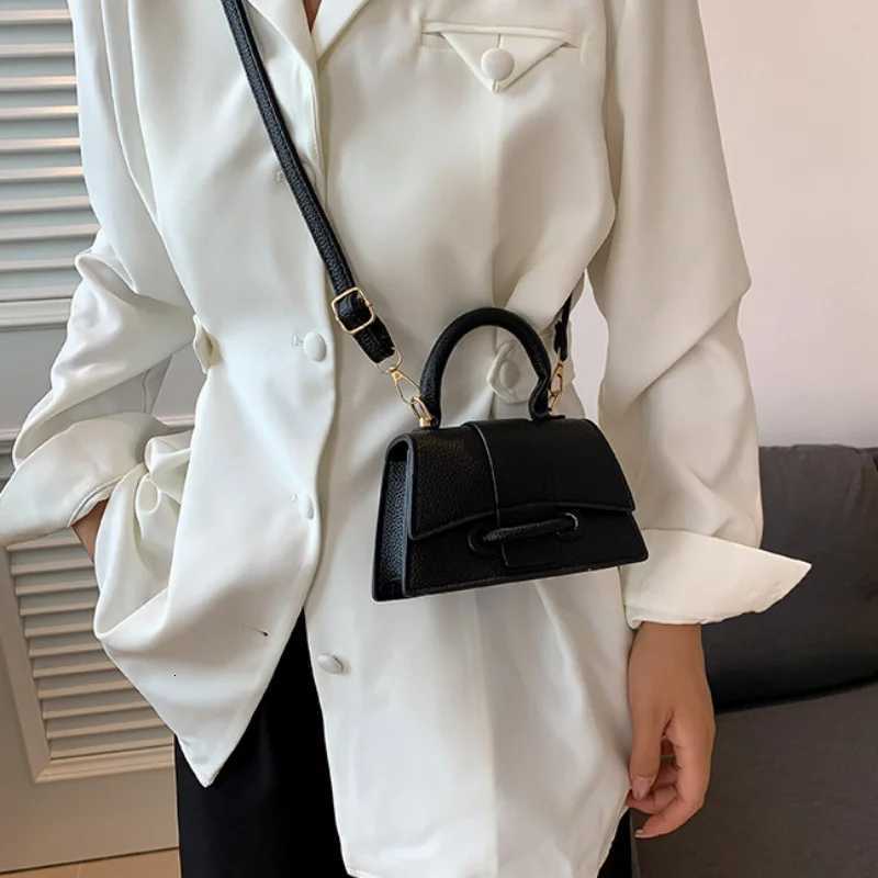 Pure color simple temperament handbag all shoulder crossbody bag small square bag Z250926