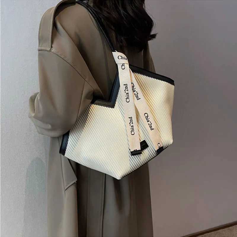 Large capacity bag for women 2025 new student tote bag high capacity one shoulder commuter handbagW250926