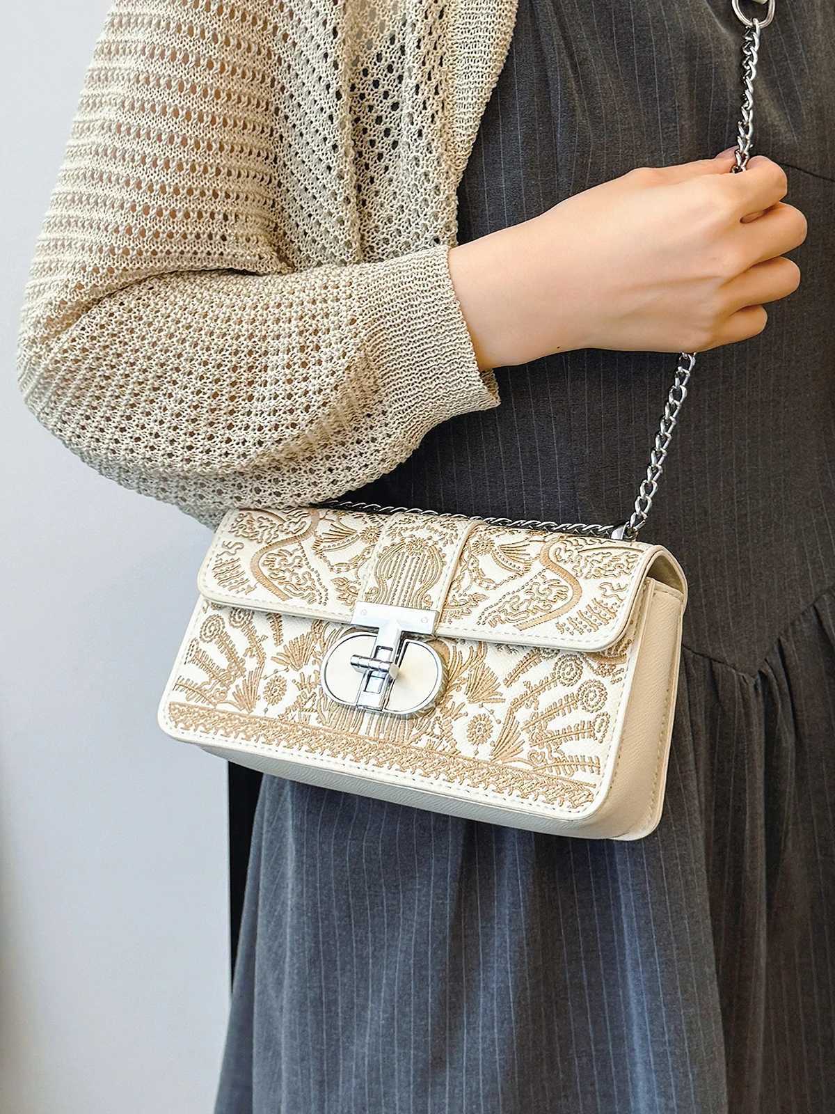 Minority design embroidered bag womens 2024 new fashion chain shoulder bag square bag Z250926