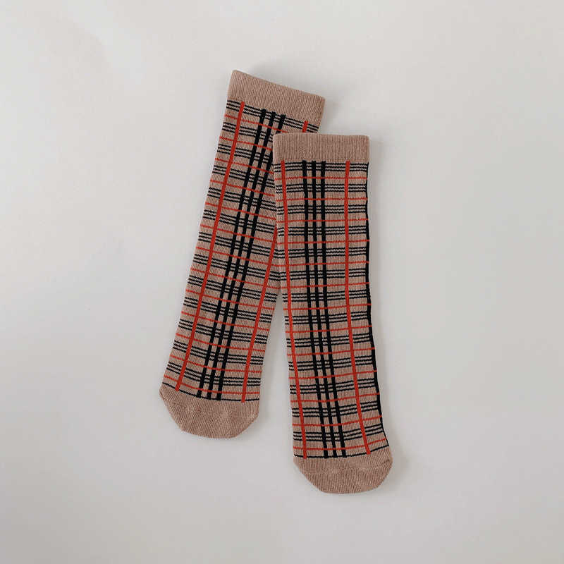 2024 New Childrens Socks Spring Summer Korean Style Trendy Socks Boys and Girls Autumn Winter No Heel Plaid Student MidCalf Socks C250926