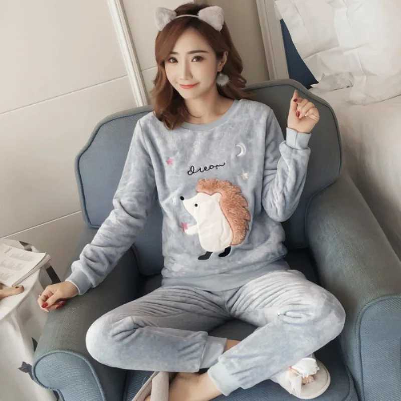 Autumn Winter New Flannel Soft Warm Womens Pajamas Round Neck Long Sleeve Women Two Piece Set Cute Printing Pajama Suit Women Z250925