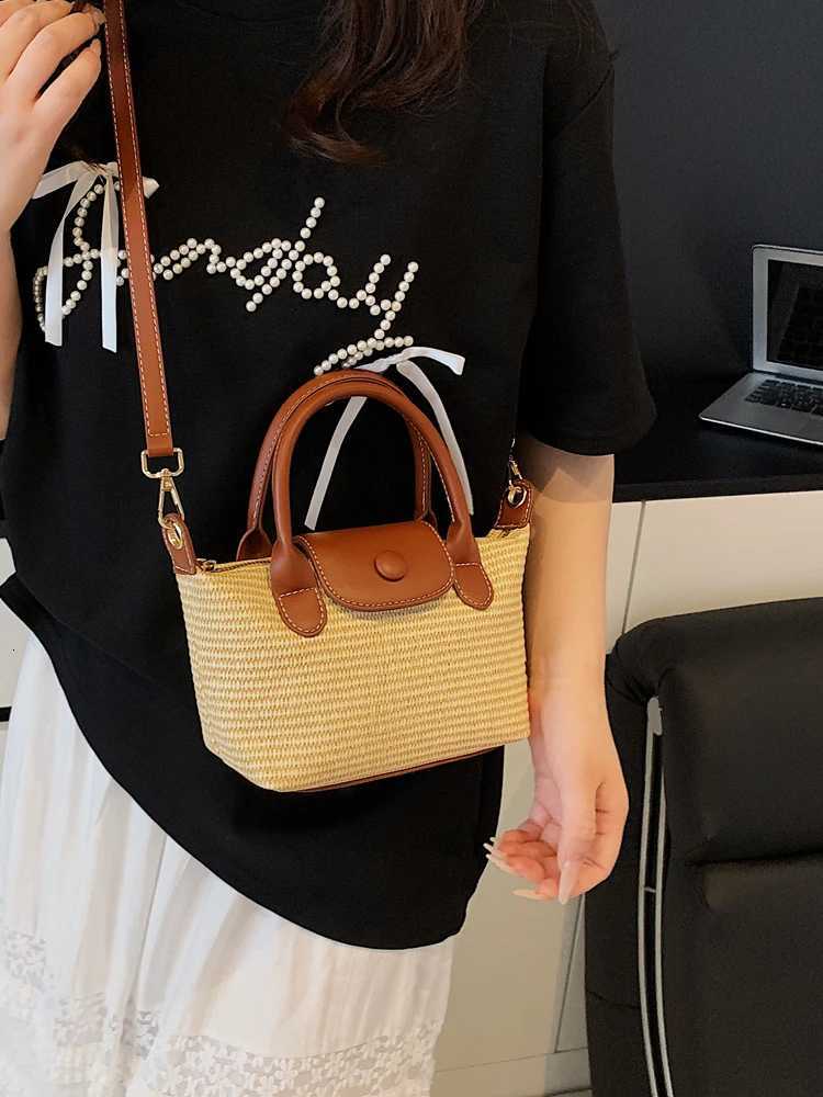2025 Summer New Sle Womens Buet Bag Casual Simple Beach Crossbody Bag Faionable Woven Handbag PolyesterW250926