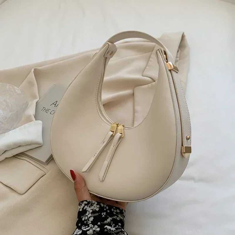 Small Handbag Woman Hobo Bag 2024 Fashion Faux Leather Handbags for Women 2025 New Orange Green Beige Black Sac A Main Femme Z250926