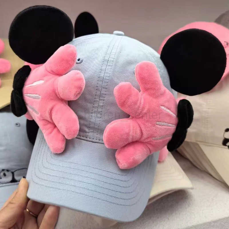 Disney Pink Cute Mickey Little Hand Baseball Hat Female Cartoon Creative Face Show Small Duck Tongue Hat Travel Sunscreen Hat Girl Gift H250926