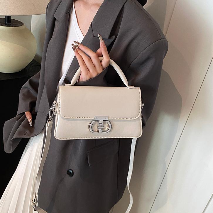 Free delivery designer bag Luxury Bag Casual and comfortable shoulder bag for women simple and fashionable