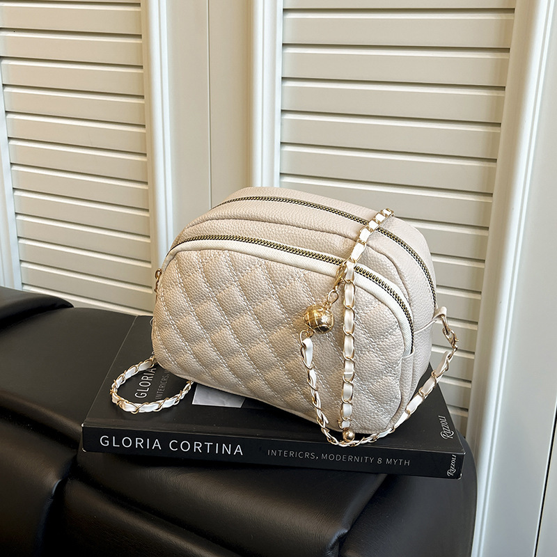 2025 Autumn/Winter French New Women's Handbag Light Luxury Retro Style Quilted Chain Fashion Shoulder bag Bag Designer Bag