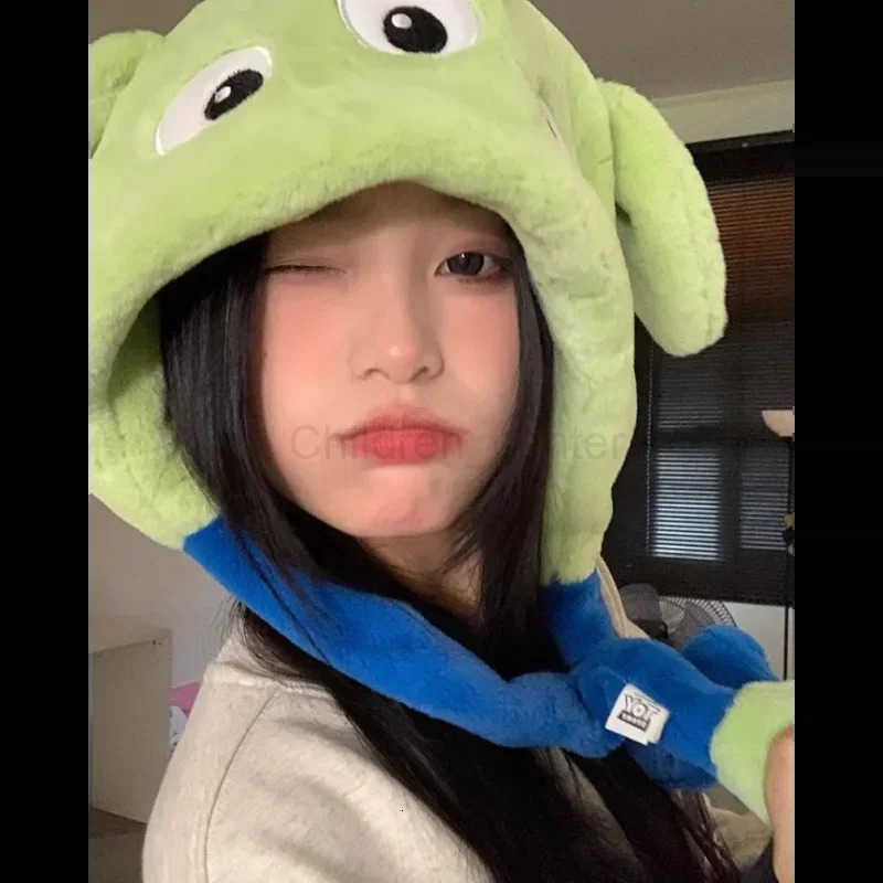 Disney New Toy Story Alien Anime Cartoon Plush Hat Creative Funny Personalized Windproof Ear Protection Warm Pullover Hat Gift H250926