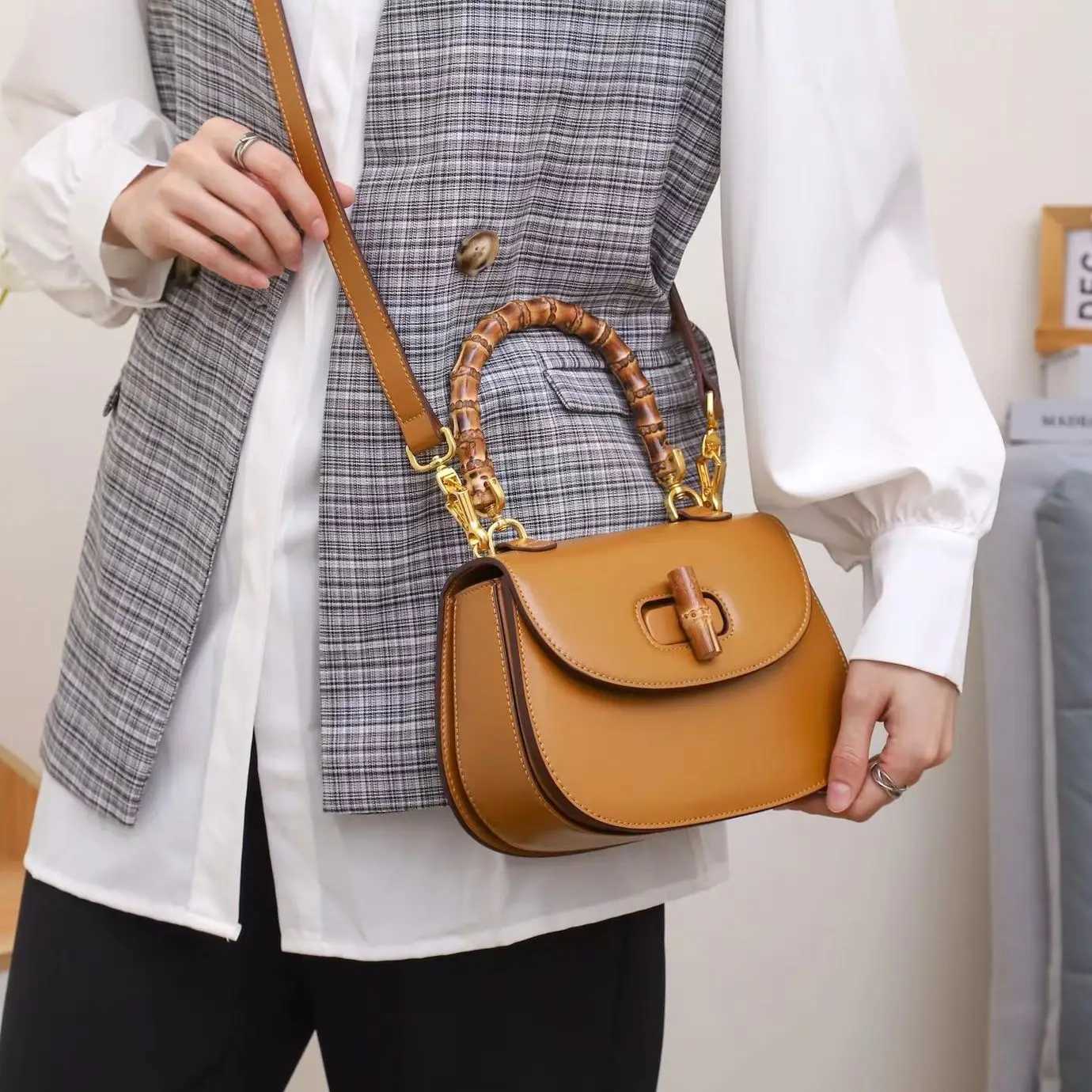 Fashion Genuine Leather Women Small Handbags Splicing Design Lady Saddle Hand Bags With Bamboo Handle Z250926