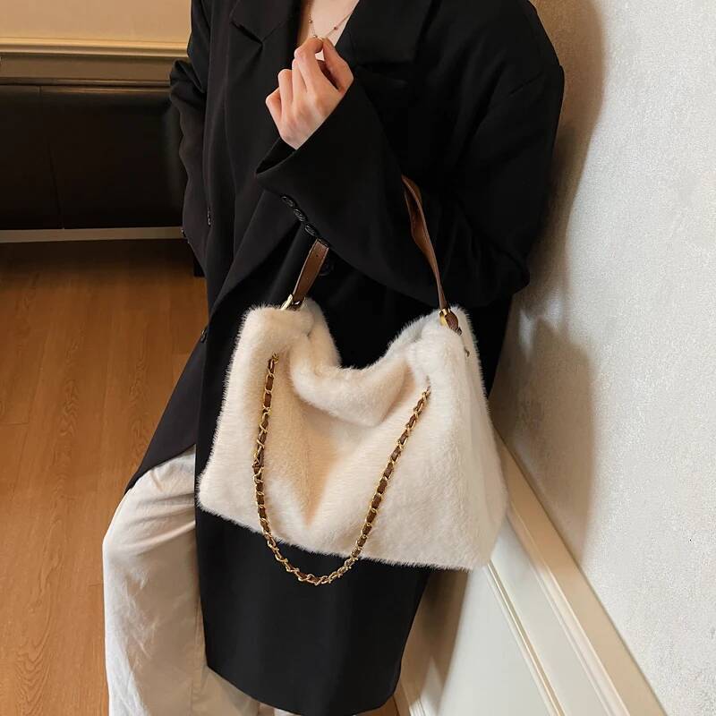 Winter Warm Chain Shoulder Crossbody Bags For Women Soft Plush Big Capacity Commute Shopping Totes Designer Handbags high-quality