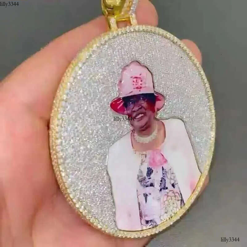 Custom Hip Hop Mens Jewelry Vvs Moissanite Iced Out Jesus Sterg Sier Gold Rapper Pendant Necklace 111 aaa