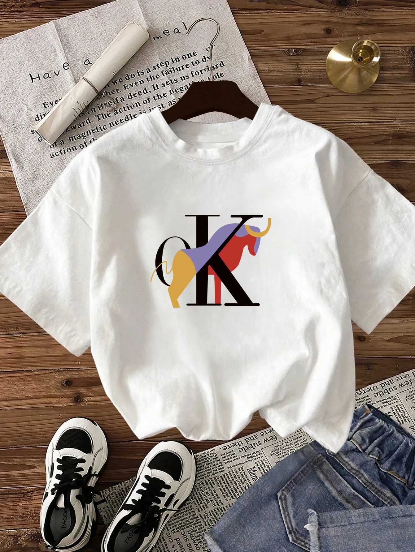 Women's luxcury Casual Short-Sleeve Round Neck Tee - Fashionable Minimalist Top