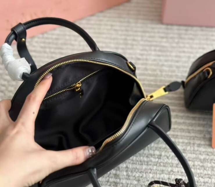 Designer Bags The New Women's Shoulder Handbag, Dumpling Bag, Made Of Italian Imported Cowhide, Top Quality. Hot Selling