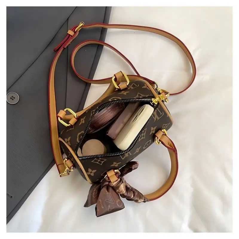 Highend style bag 2025 new vintage print pillow bag Boston single shoulder crossbody bag Classic print casual handbagW250926