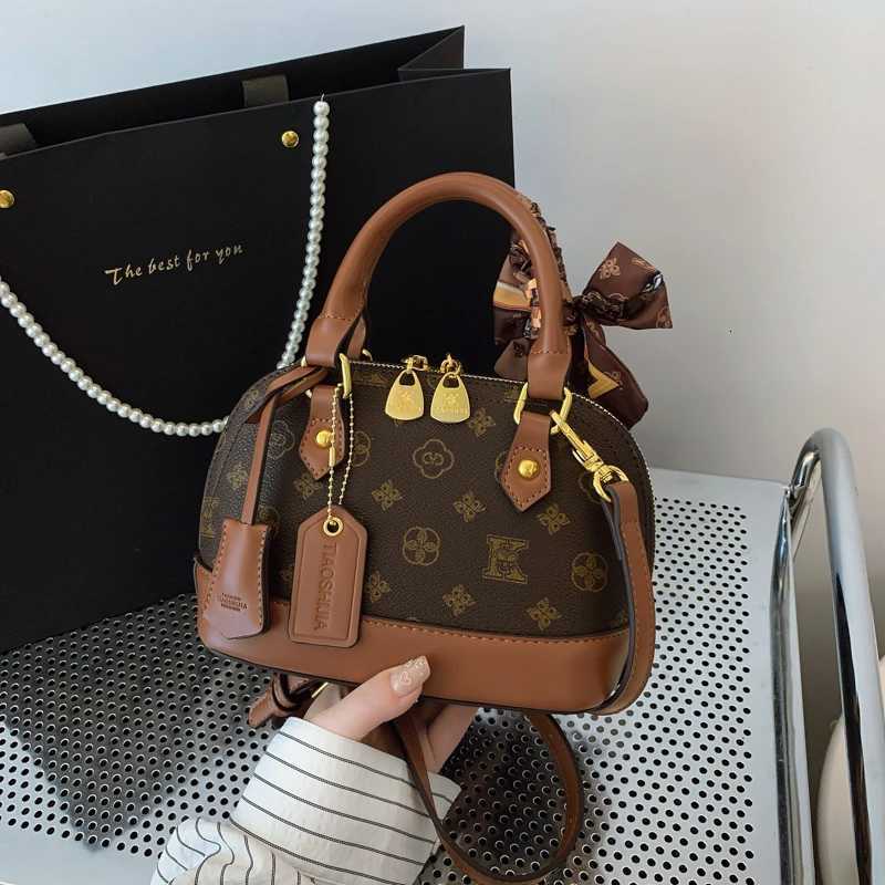 Fashionable Leather Crossbody Bag For Women Elegant Shoulder Bag Luxury Designer Tote Vintage StyleW250926