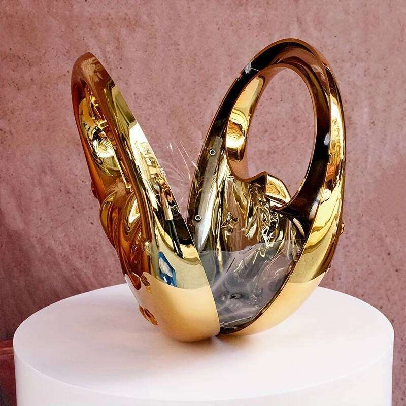 New Fashionable Acrylic Women's Moon Shape Handbag Crossbody Bag For Evening Events Hard Gold Sier Shell Ladies Purse Ins