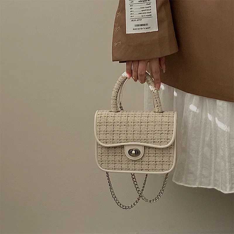 Niche design fashion popular handbags leisure hundreds of trendy diagonal cross chain bag single shoulder small square bag Z250926