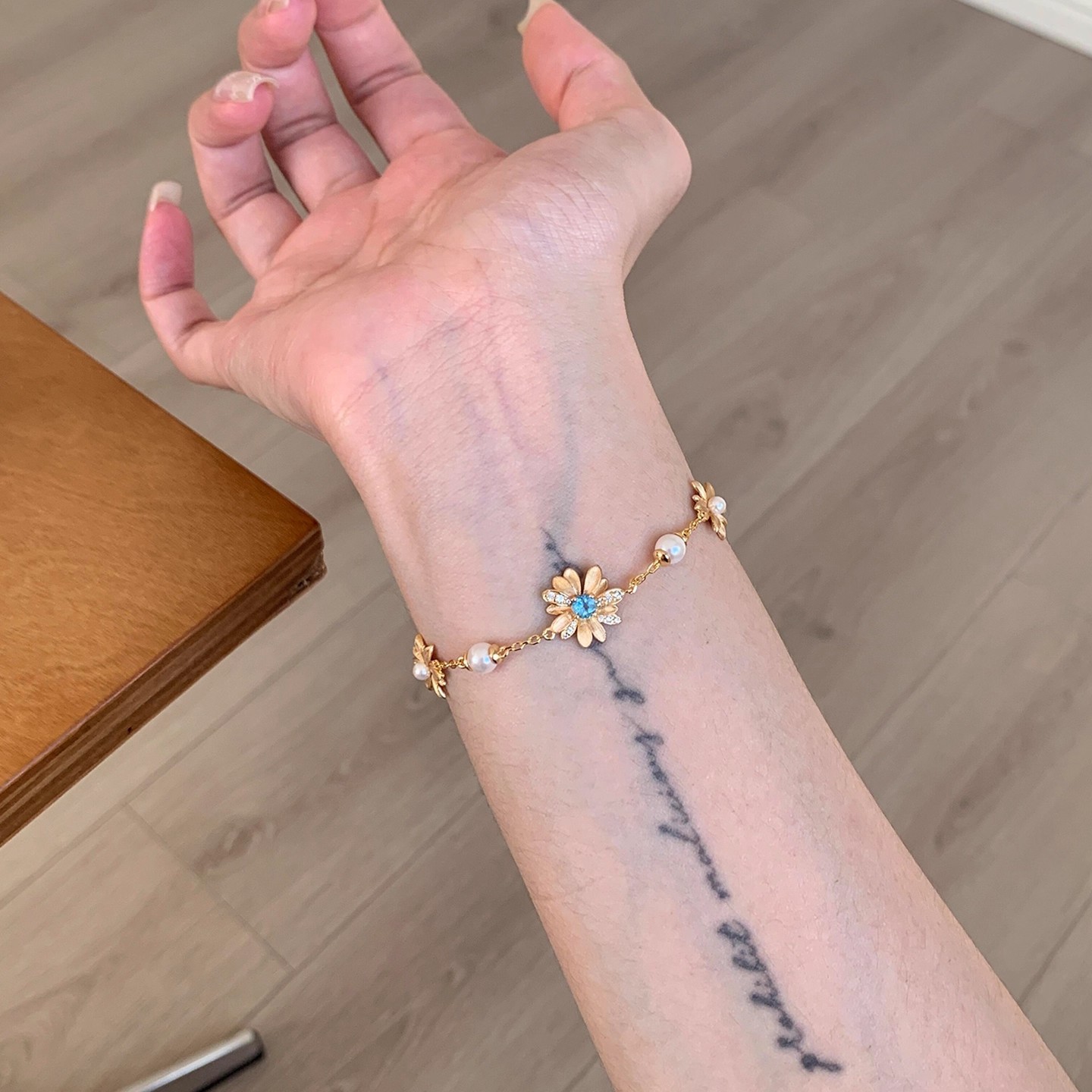 Vintage Gold Sparkling Dia Small Daisy Pearl Bracelet Light High-end Feel Micro-inlaid Zirconia Layered Jewelry
