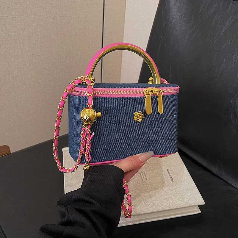 2025 Luxury Fashion Denim Womens Small Square Bag Designer Ladies Chain Crossbody Bags Leisure British Style Handbags Z250926